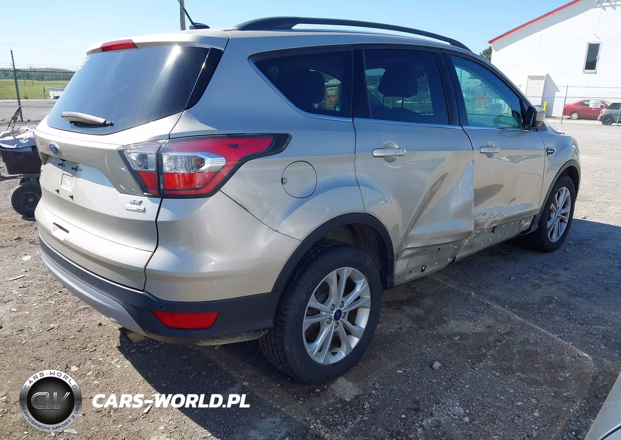 2017 Ford Escape Se VIN:1FMCU9GDXHUB56142 - 4