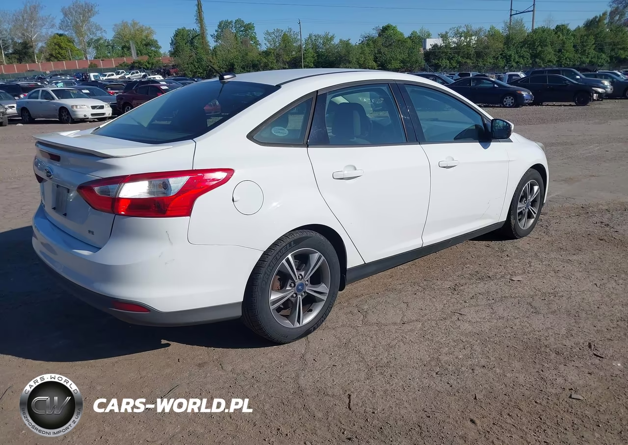 2014 Ford Focus Se VIN:1FADP3F2XEL446515 - 4