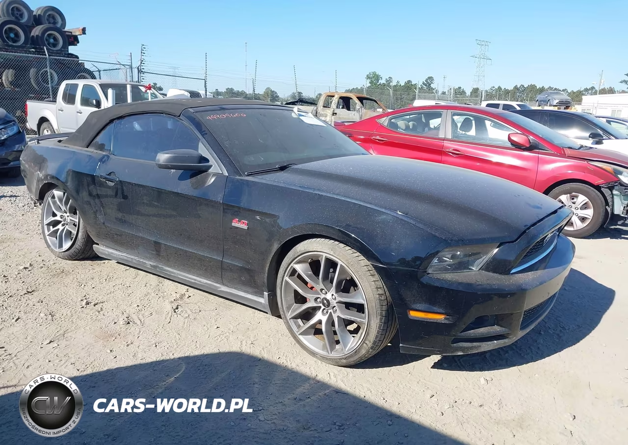 2010 Ford Mustang V6-V6 Premium