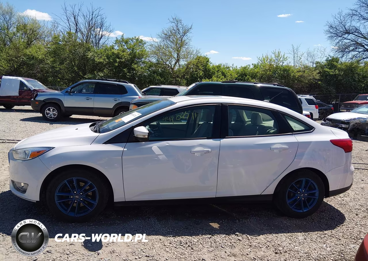 2015 Ford Focus Se VIN:1FADP3FE8FL297825 - 14