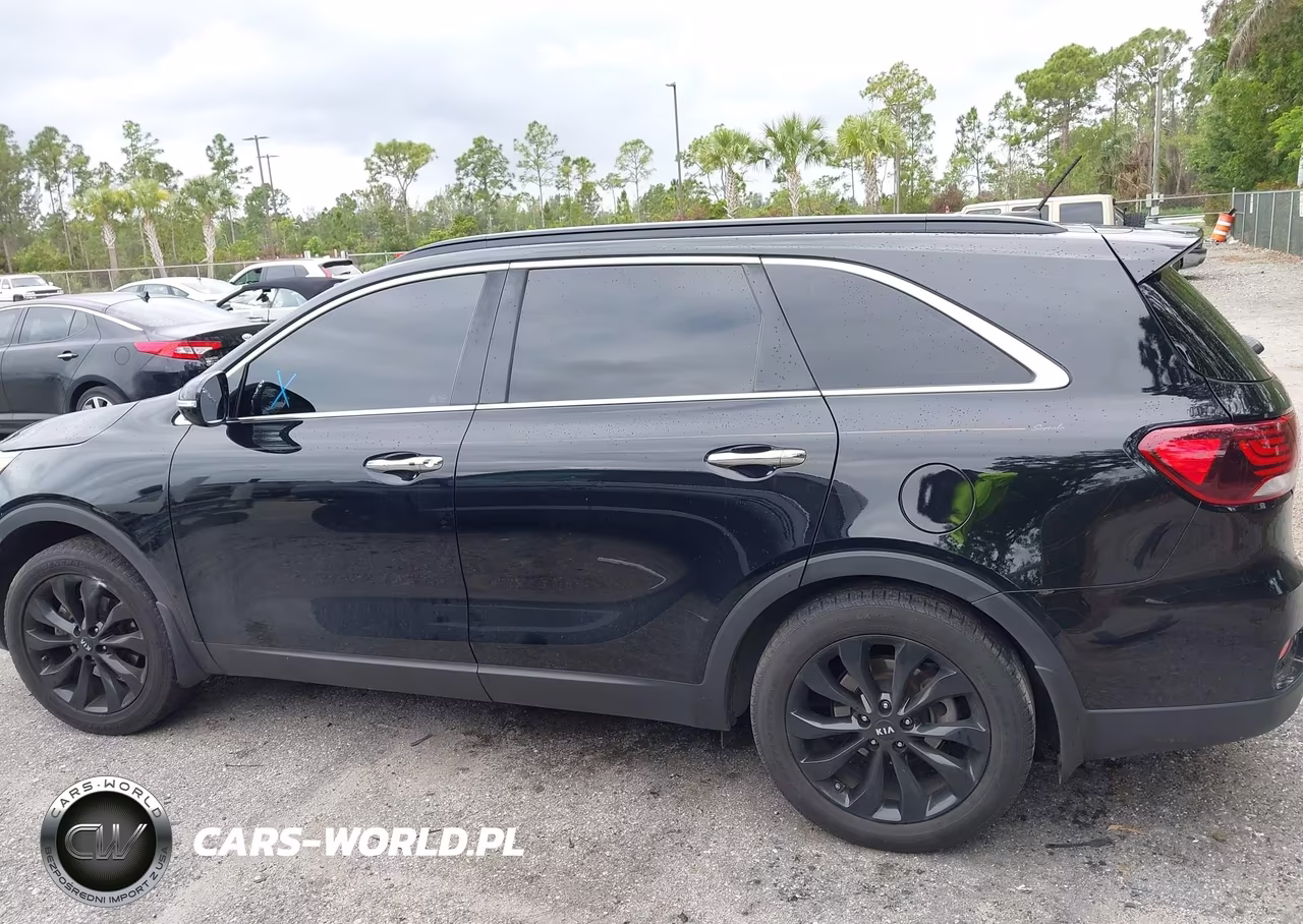 2020 Kia Sorento 3.3L S VIN:5XYPG4A59LG703168 - 14