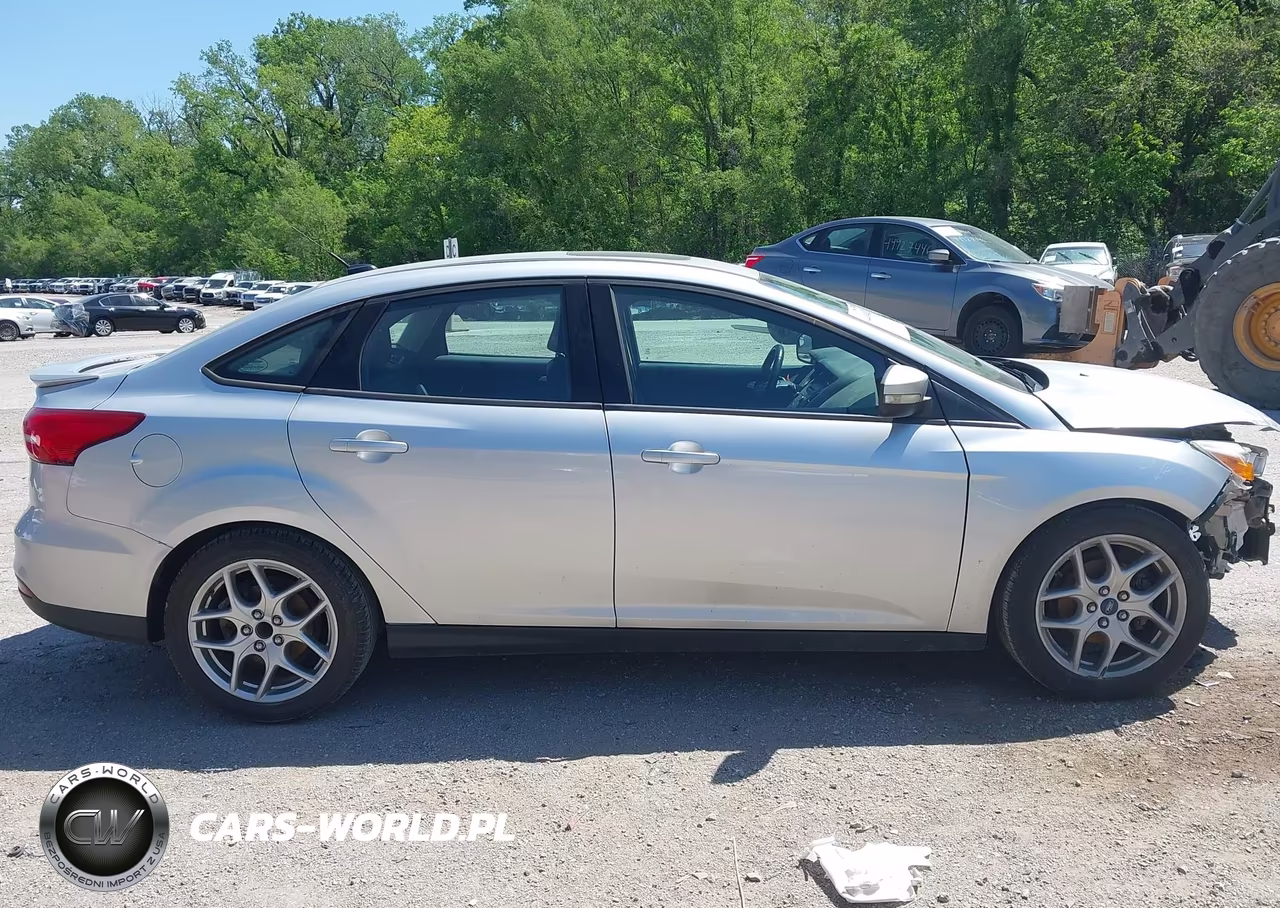 2015 Ford Focus Se VIN:1FADP3F28FL334264 - 14