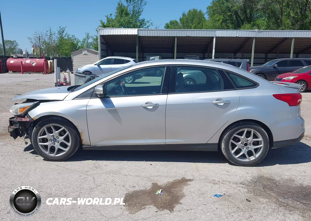2015 Ford Focus Se VIN:1FADP3F28FL334264 - 15