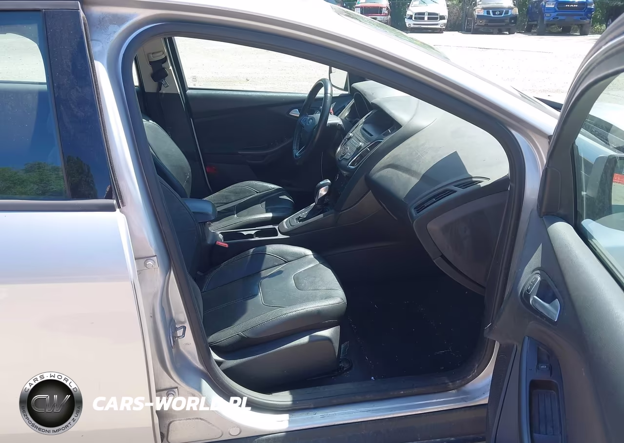 2015 Ford Focus Se VIN:1FADP3F28FL334264 - 5