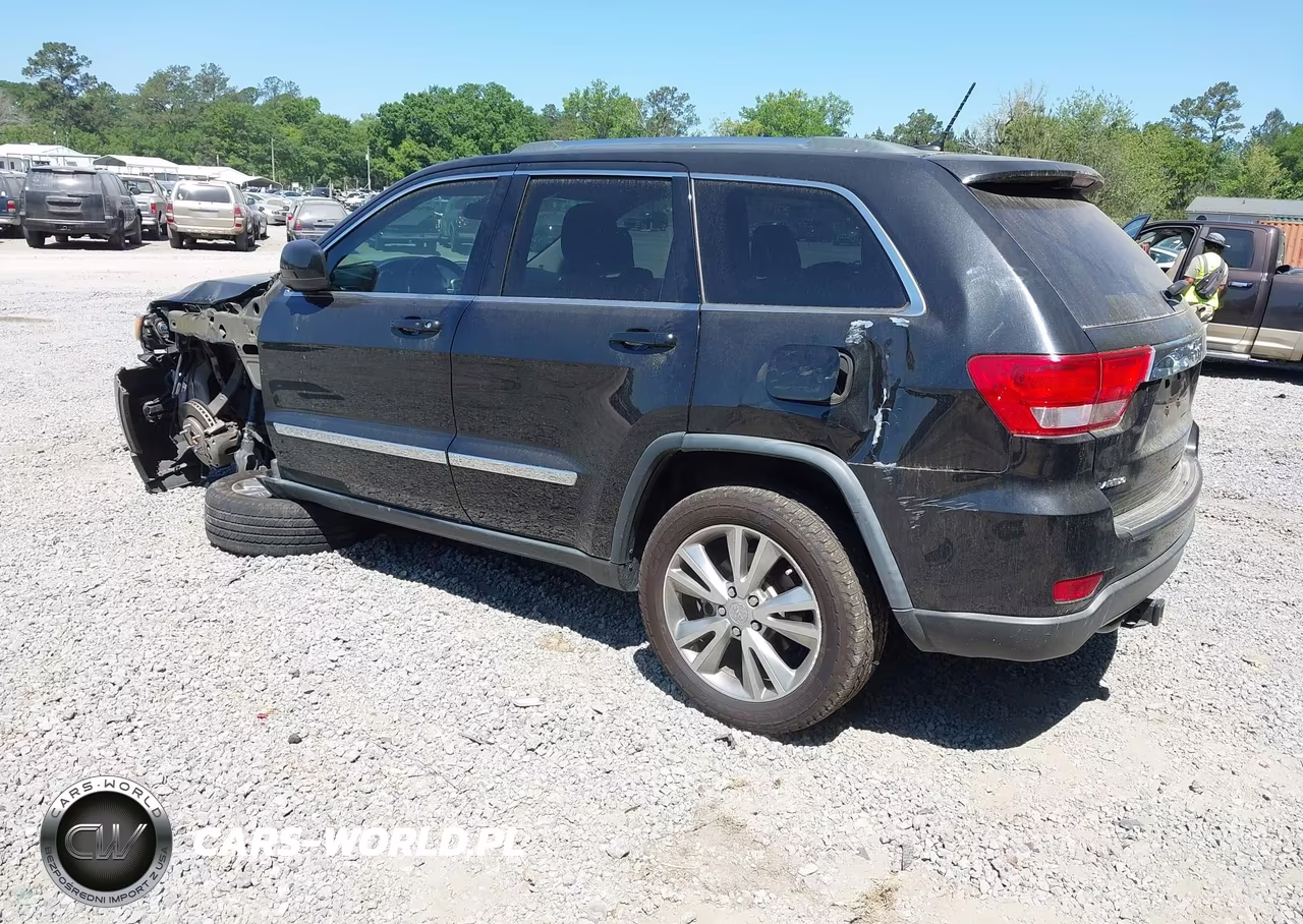 2013 Jeep Grand Cherokee Laredo VIN:1C4RJEAGXDC653369 - 3