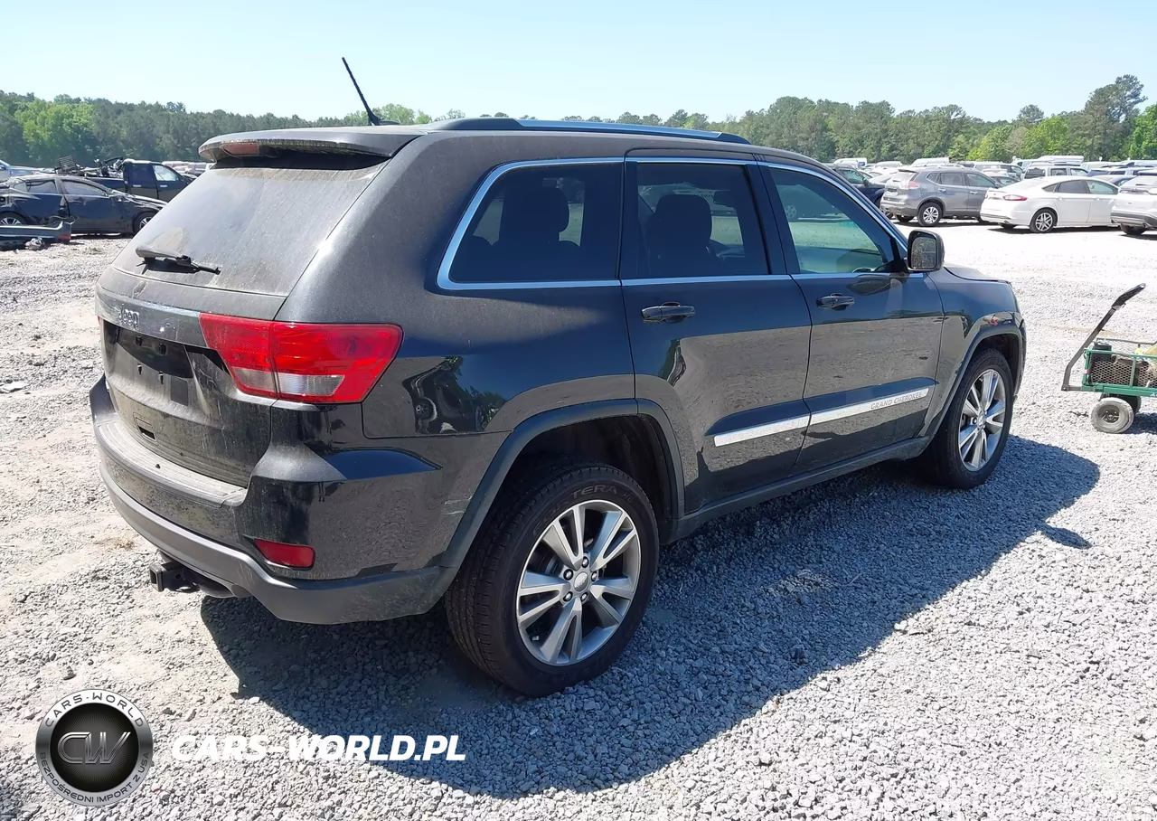 2013 Jeep Grand Cherokee Laredo VIN:1C4RJEAGXDC653369 - 4