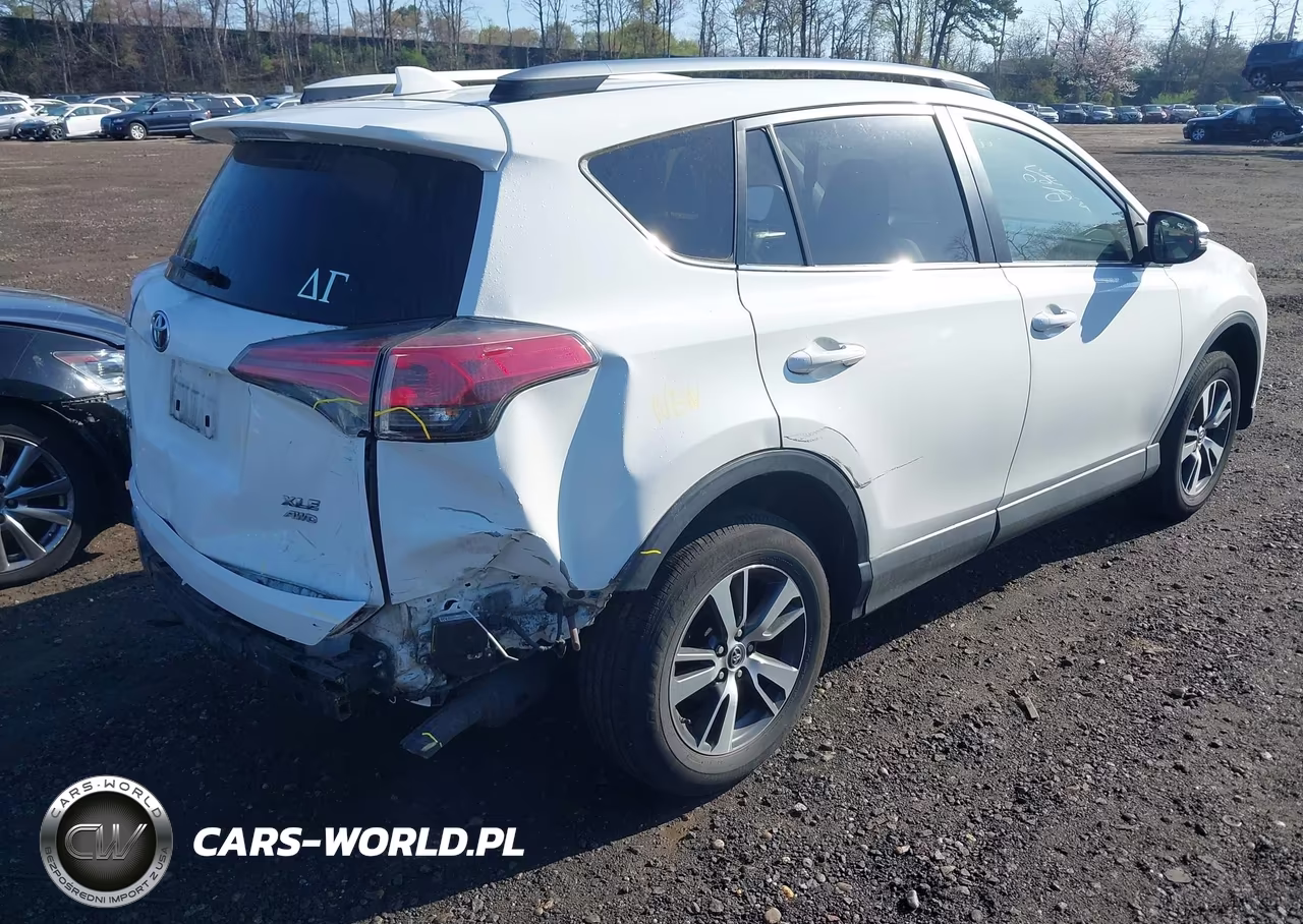 2018 Toyota Rav4 Xle VIN:JTMRFREVXJJ742559 - 4