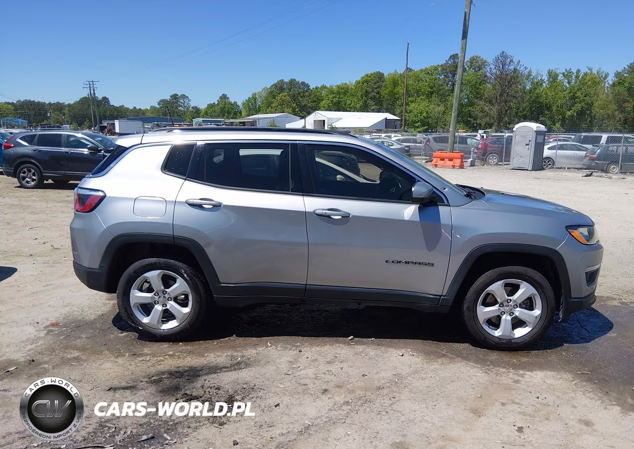 2019 Jeep Compass Latitude 4X4 VIN:3C4NJDBB9KT729399 - 13