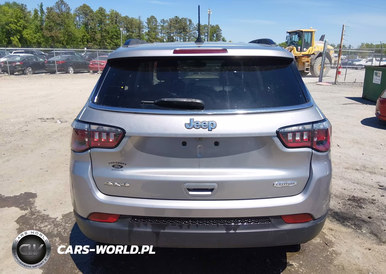 2019 Jeep Compass Latitude 4X4 VIN:3C4NJDBB9KT729399 - 16