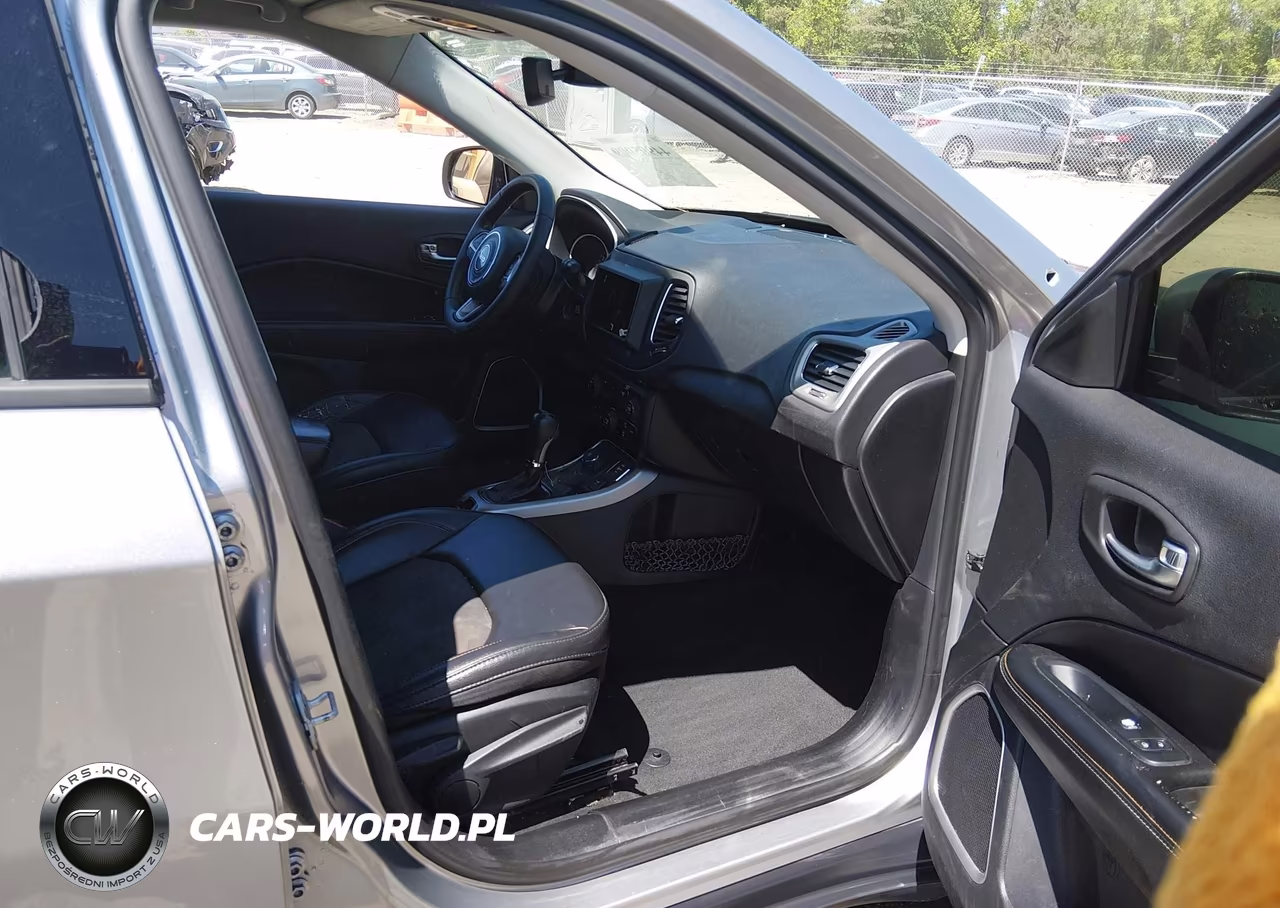 2019 Jeep Compass Latitude 4X4 VIN:3C4NJDBB9KT729399 - 5