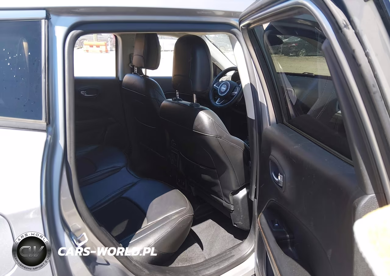 2019 Jeep Compass Latitude 4X4 VIN:3C4NJDBB9KT729399 - 8