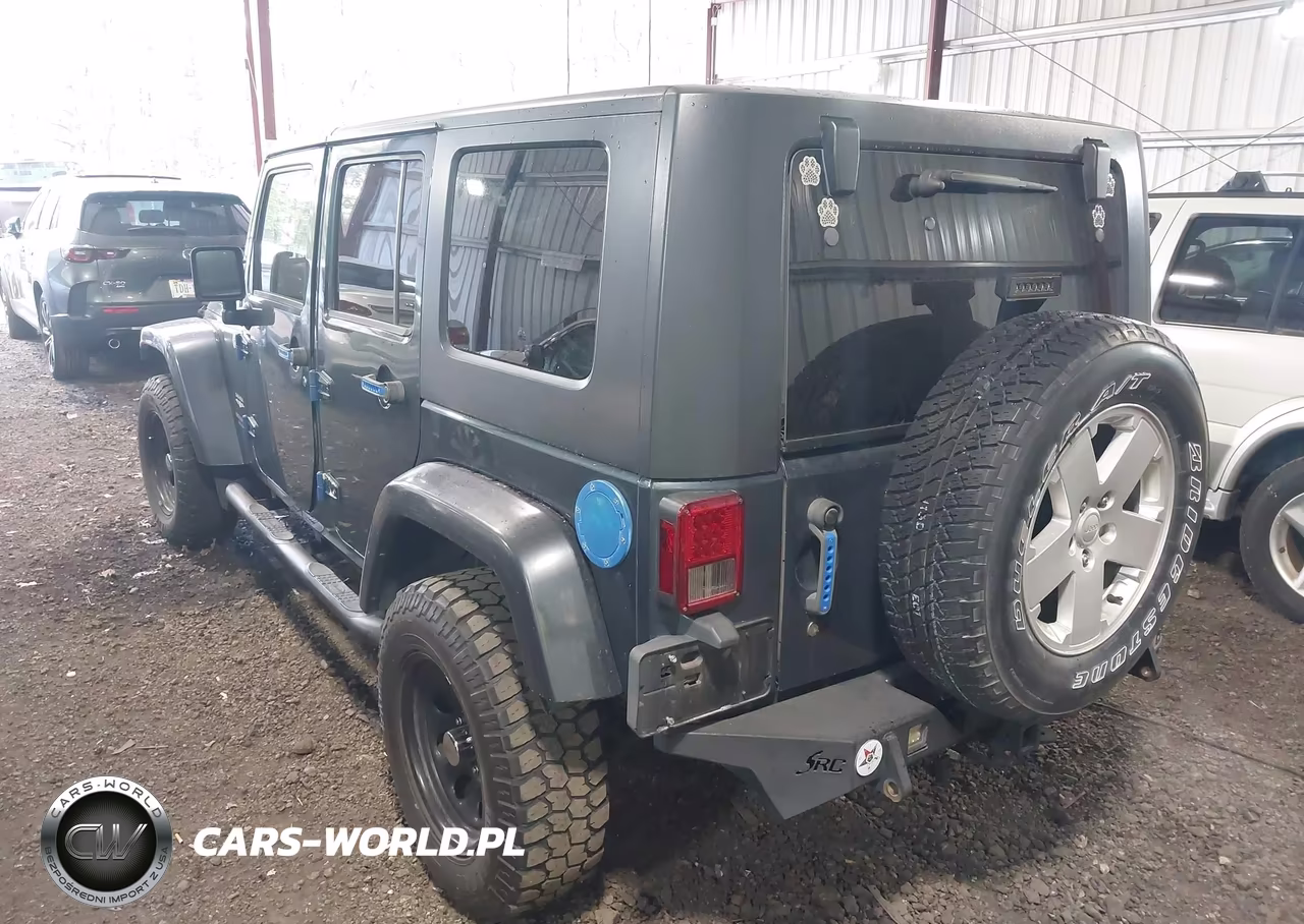 2007 Jeep Wrangler Unlimited Sahara VIN:1J4GA59137L169372 - 3