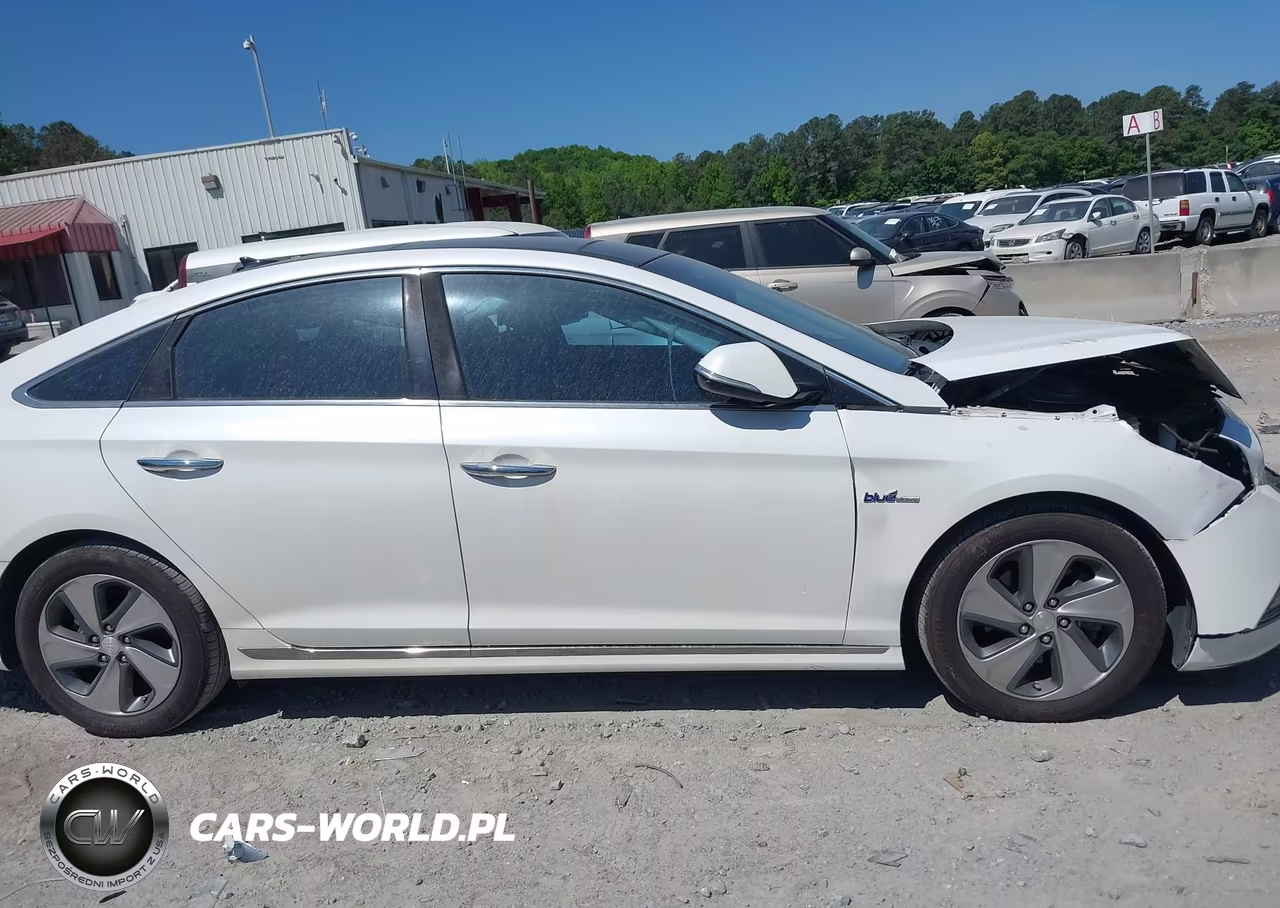 2016 Hyundai Sonata Hybrid Limited VIN:KMHE34L12GA021103 - 13