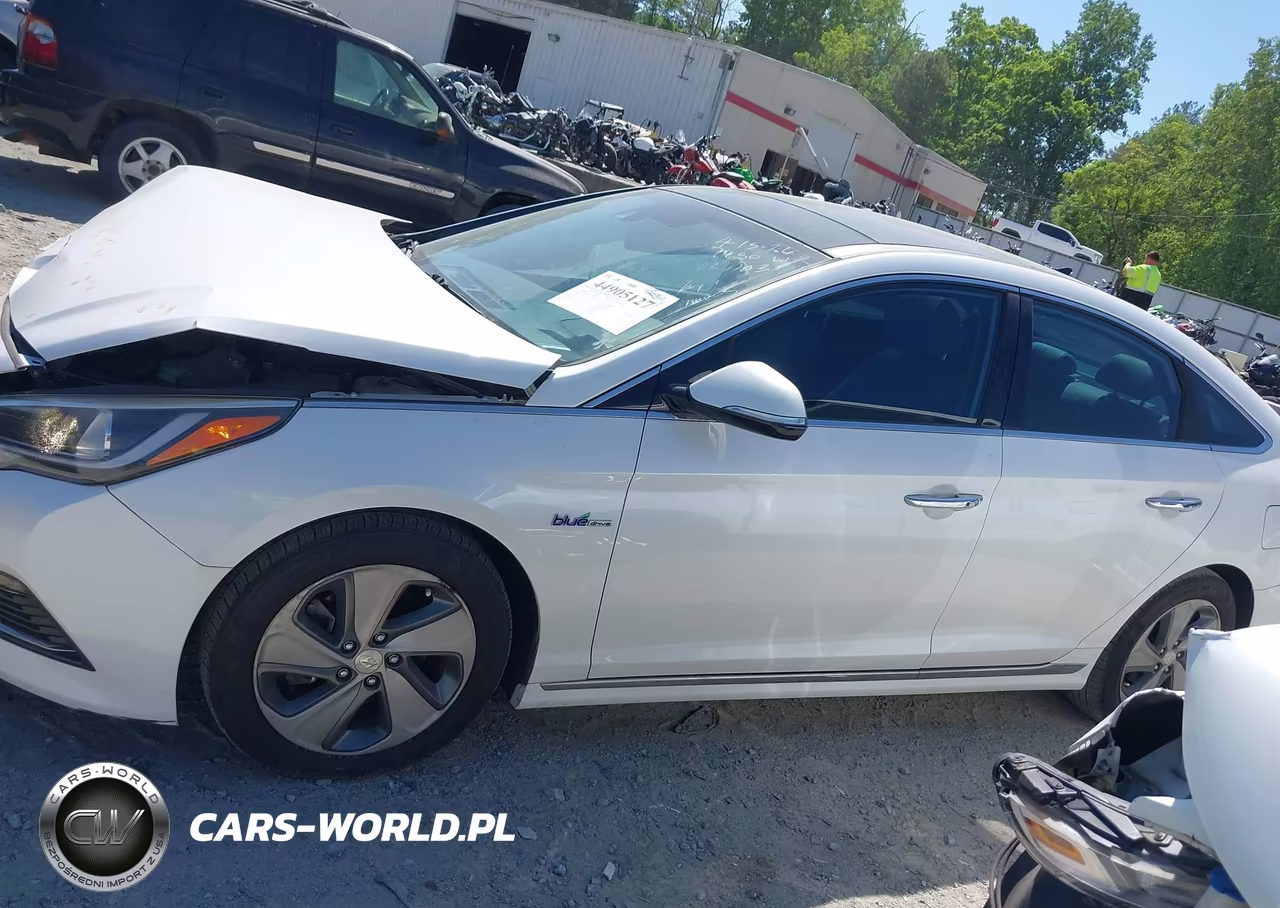 2016 Hyundai Sonata Hybrid Limited VIN:KMHE34L12GA021103 - 14