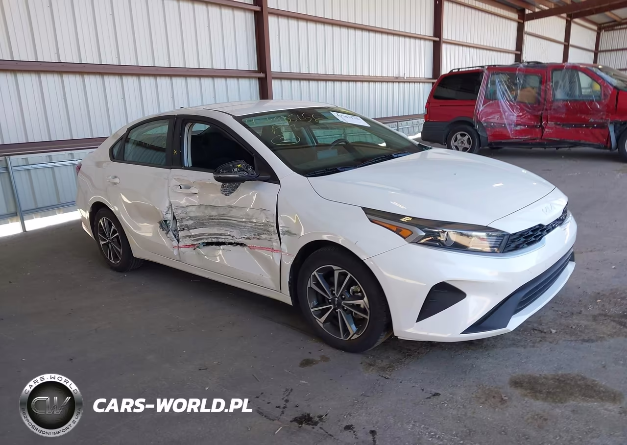 2024 Kia Forte Lxs – zdjęcie 1 z 17