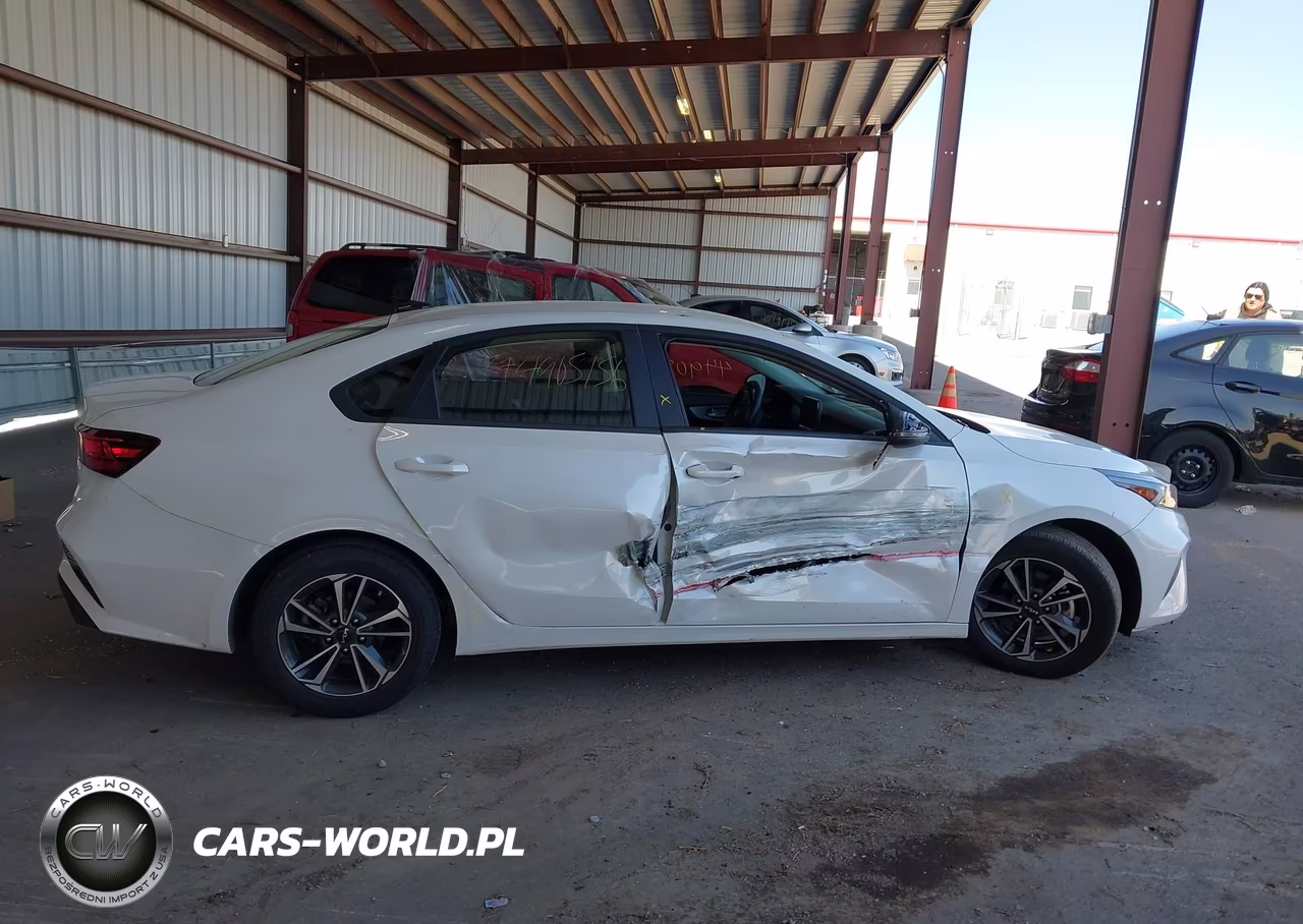 2024 Kia Forte Lxs VIN:3KPF24ADXRE794149 - 14