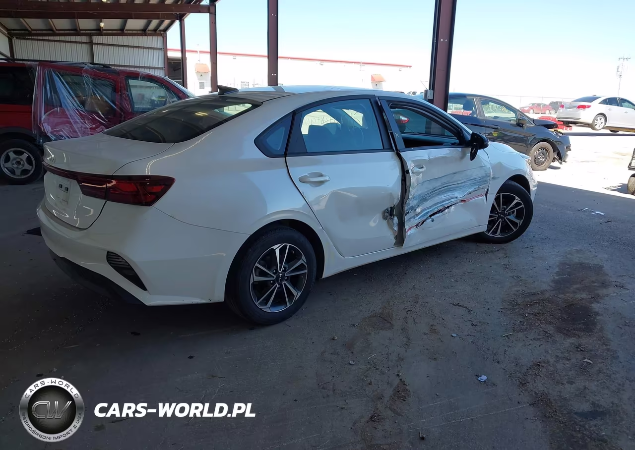 2024 Kia Forte Lxs VIN:3KPF24ADXRE794149 - 4