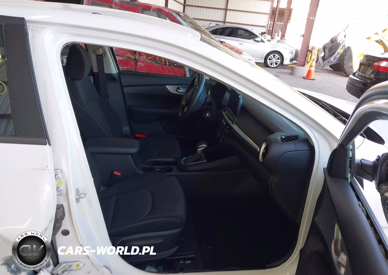 2024 Kia Forte Lxs VIN:3KPF24ADXRE794149 - 5