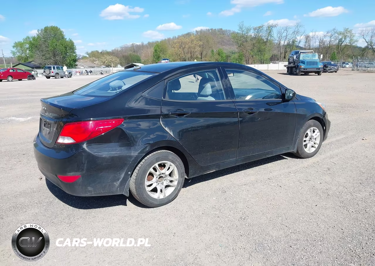 2015 Hyundai Accent Gls VIN:KMHCT4AE1FU806187 - 4