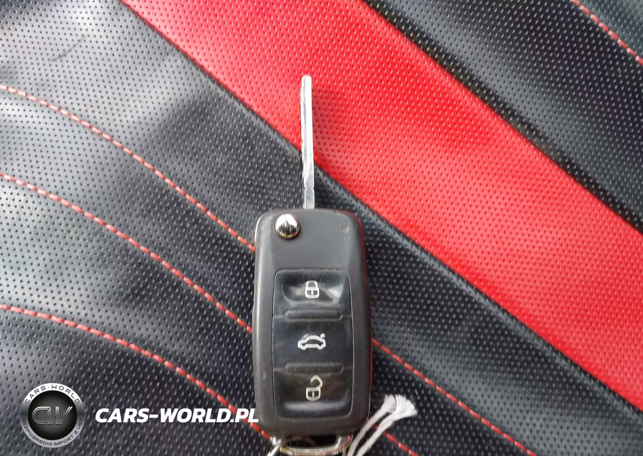 2012 Volkswagen Jetta 2.0L S VIN:3VW2K7AJ8CM360831 - 11