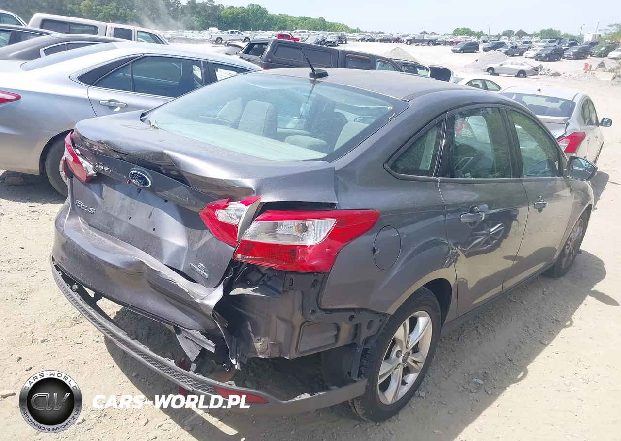 2013 Ford Focus Se VIN:1FADP3F23DL330698 - 4