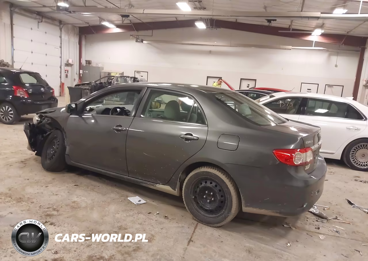 2013 Toyota Corolla Le VIN:2T1BU4EE4DC033250 - 3