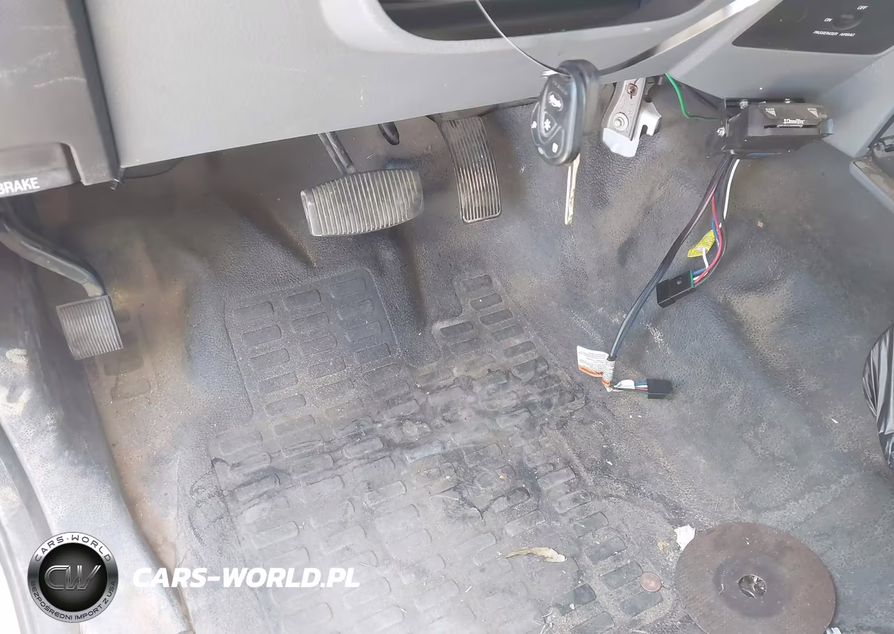 2012 Ford F-350 Chassis Xl VIN:1FDBF3E64CEC97024 - 11
