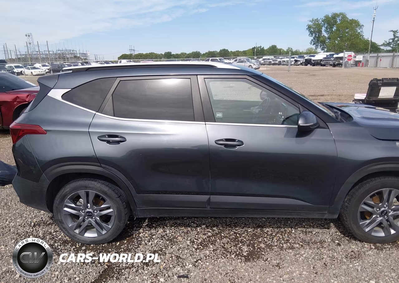 2021 Kia Seltos S VIN:KNDEU2AA4M7185793 - 14