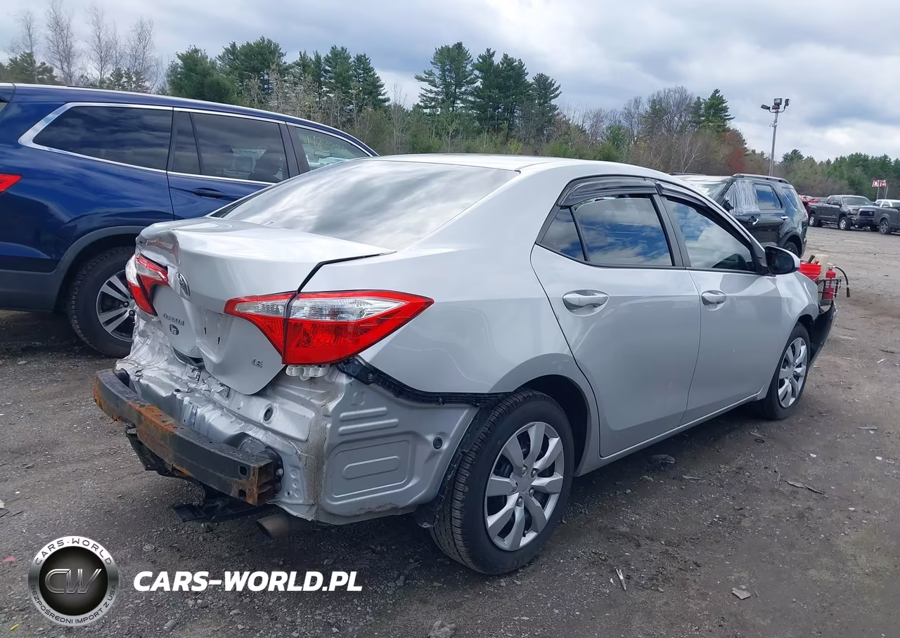 2015 Toyota Corolla Le VIN:2T1BURHE8FC386960 - 4