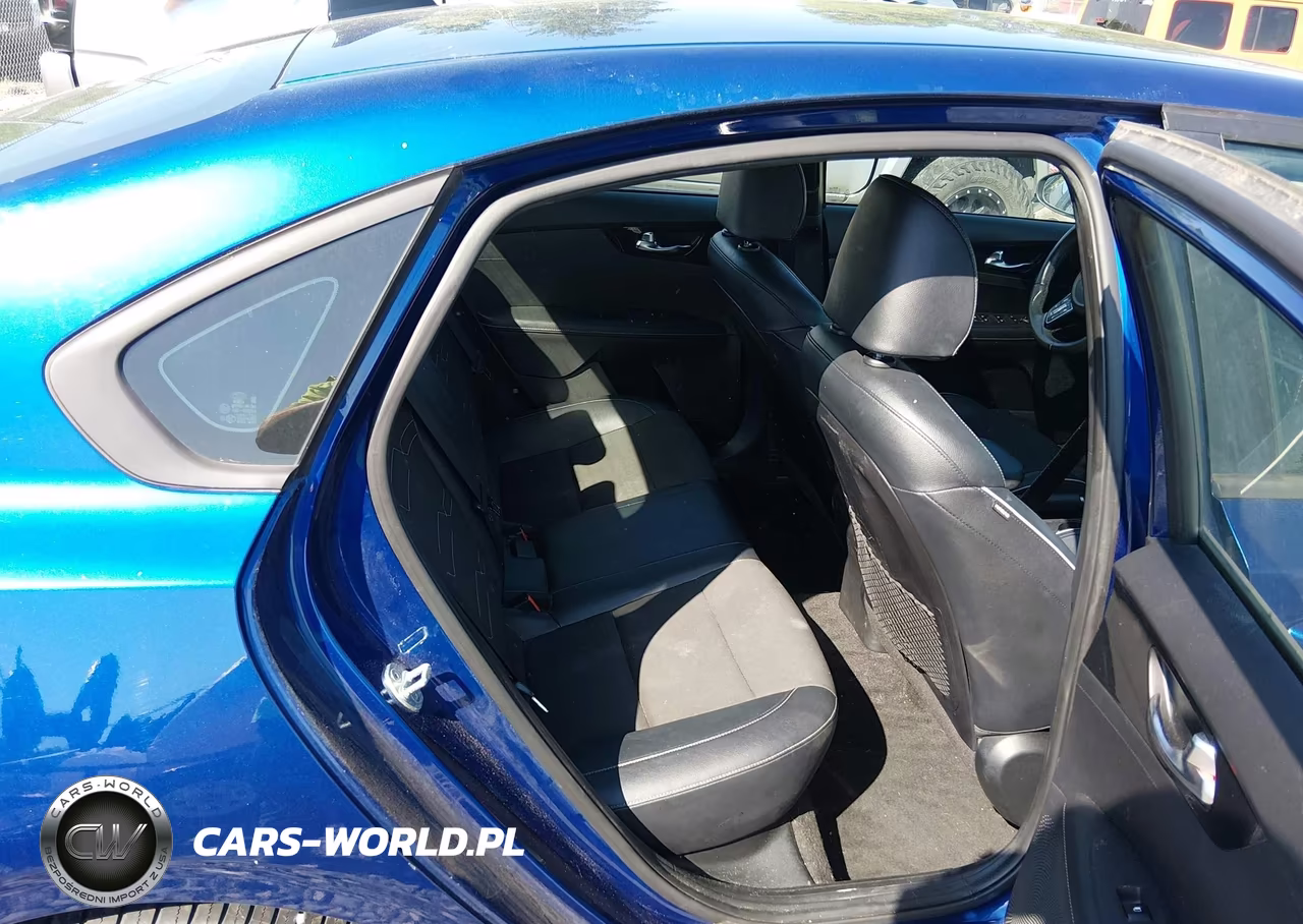 2020 Kia Forte Gt-Line VIN:3KPF34AD3LE252153 - 8