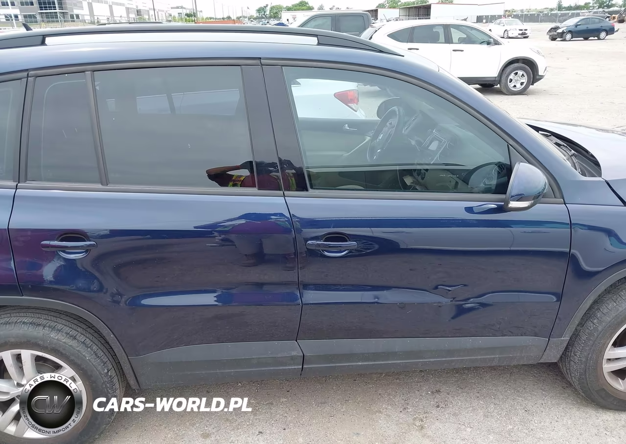 2016 Volkswagen Tiguan S VIN:WVGAV7AX1GW509379 - 13