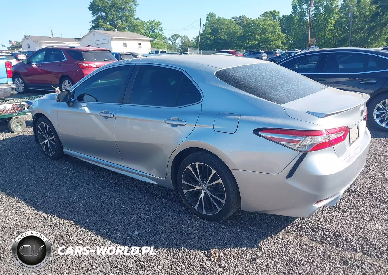 2018 Toyota Camry Se VIN:4T1B11HK8JU572926 - 3