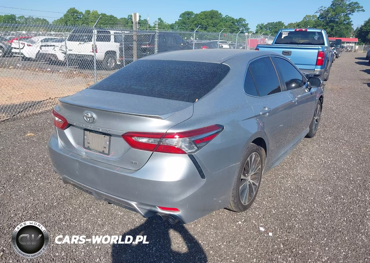 2018 Toyota Camry Se VIN:4T1B11HK8JU572926 - 4