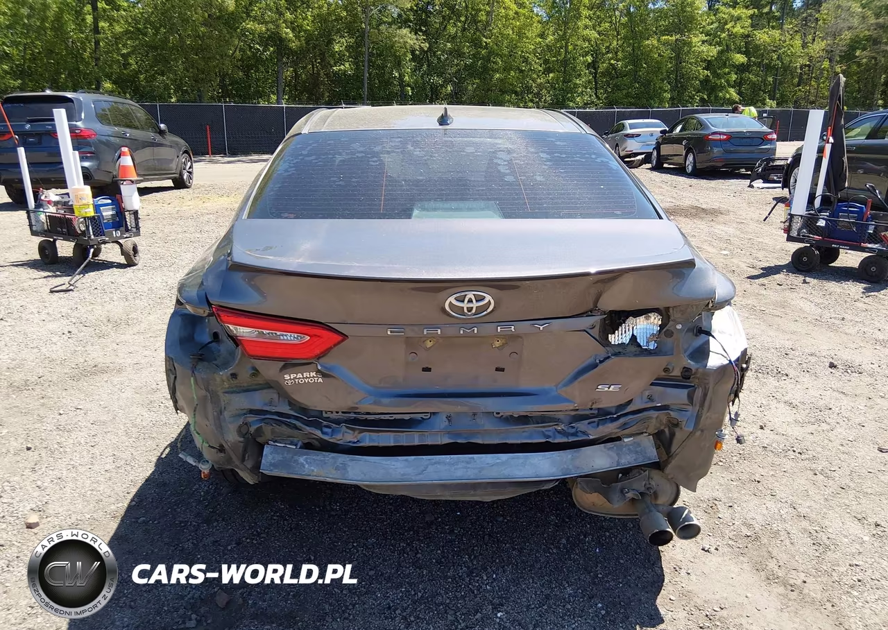 2020 Toyota Camry Se VIN:4T1G11AKXLU860918 - 17