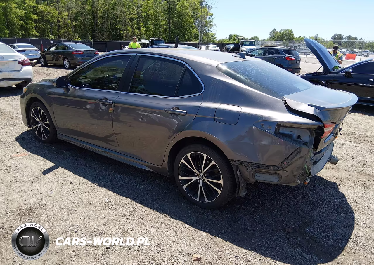 2020 Toyota Camry Se VIN:4T1G11AKXLU860918 - 3