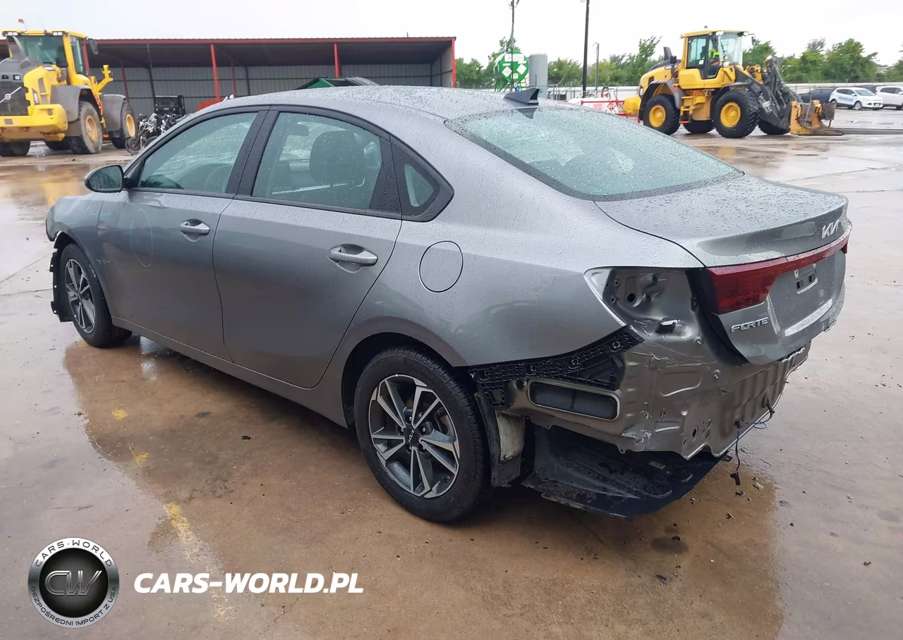 2024 Kia Forte Lxs VIN:3KPF24ADXRE811550 - 3