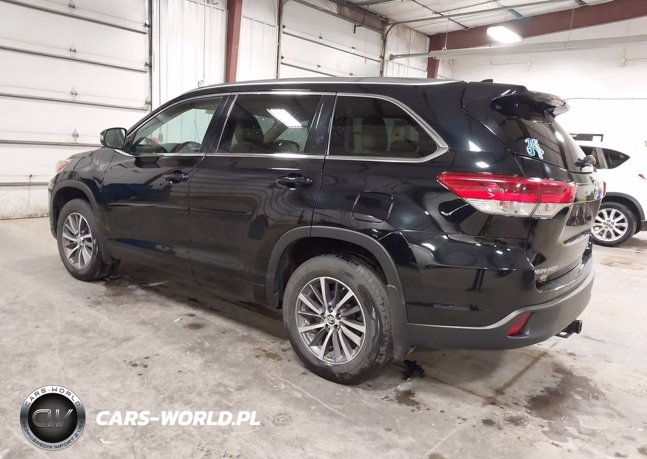 2017 Toyota Highlander Xle VIN:5TDJZRFH0HS457928 - 3