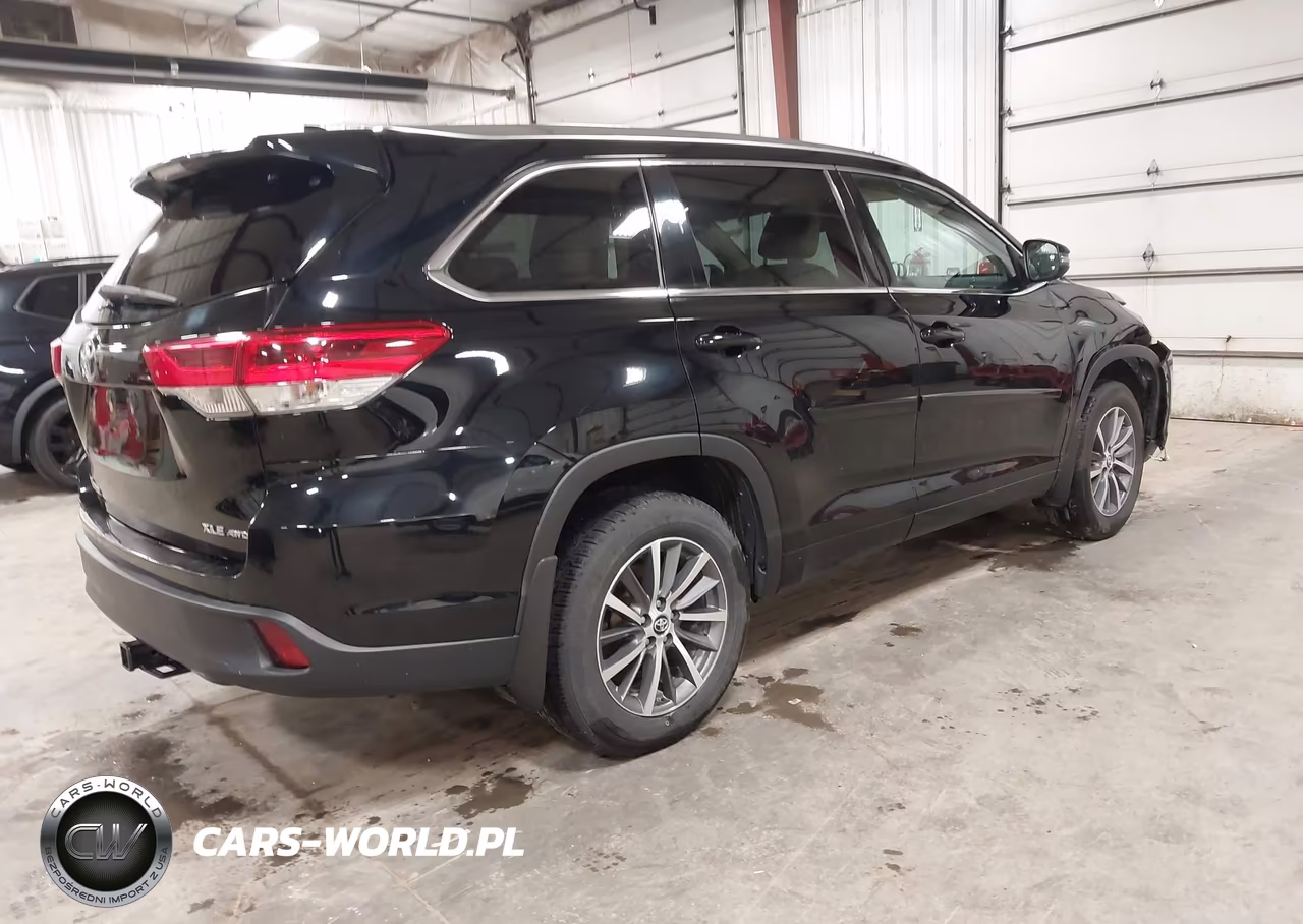 2017 Toyota Highlander Xle VIN:5TDJZRFH0HS457928 - 4