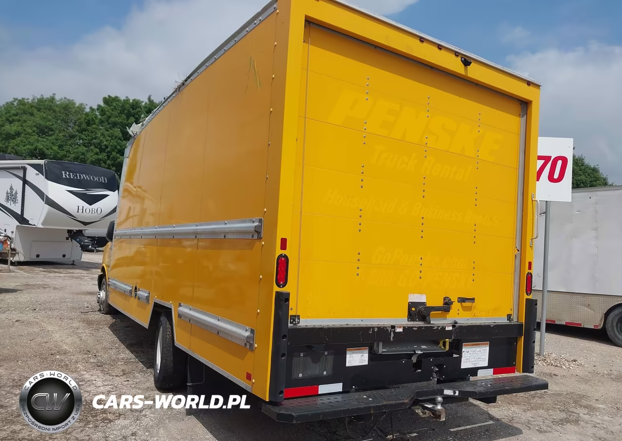 2023 GMC Savana Cutaway Work Van VIN:7GZ37TC73PN003445 - 3