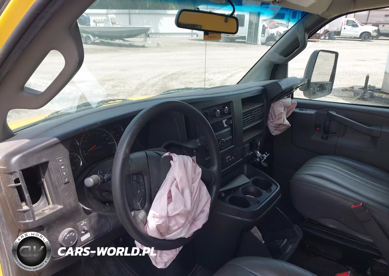 2023 GMC Savana Cutaway Work Van VIN:7GZ37TC73PN003445 - 7