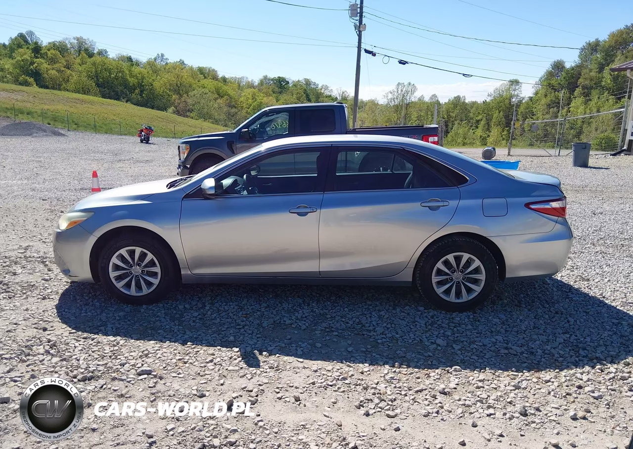 2015 Toyota Camry Le VIN:4T4BF1FK9FR490804 - 14