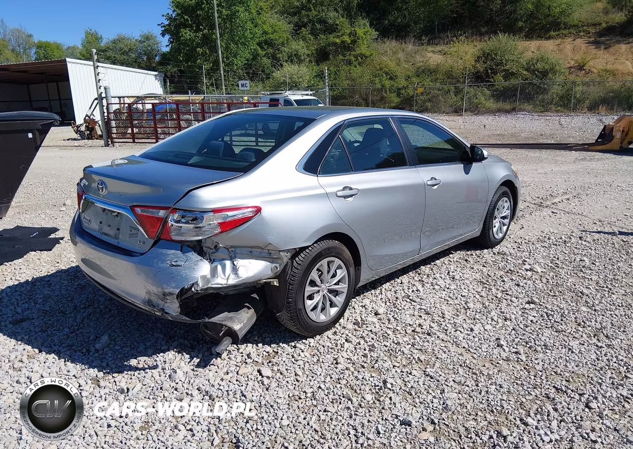 2015 Toyota Camry Le VIN:4T4BF1FK9FR490804 - 4