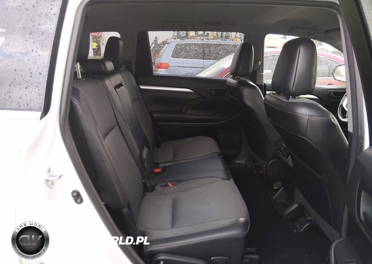 2018 Toyota Highlander Le Plus VIN:5TDZZRFH3JS258011 - 8