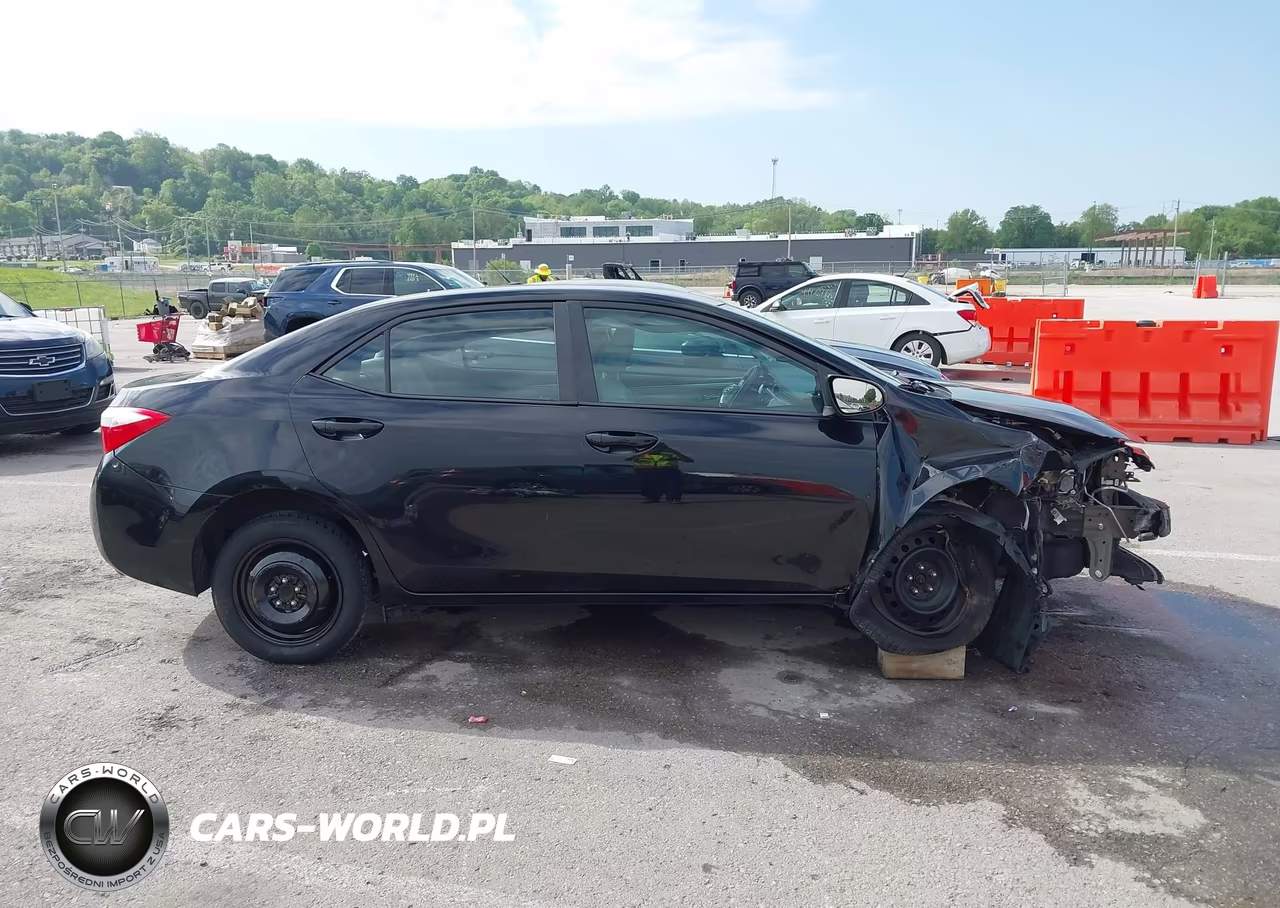 2015 Toyota Corolla Le VIN:5YFBURHE8FP296563 - 13