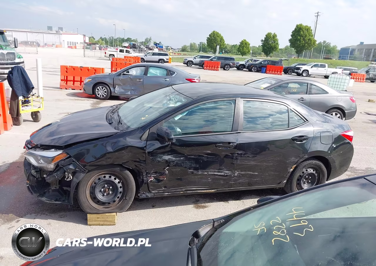 2015 Toyota Corolla Le VIN:5YFBURHE8FP296563 - 14