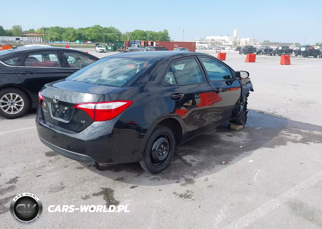 2015 Toyota Corolla Le VIN:5YFBURHE8FP296563 - 4