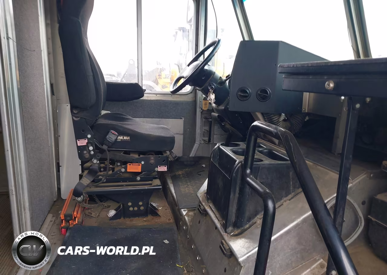2013 Ford F-59 Commercial Stripped VIN:1F65F5KY3D0A03164 - 6