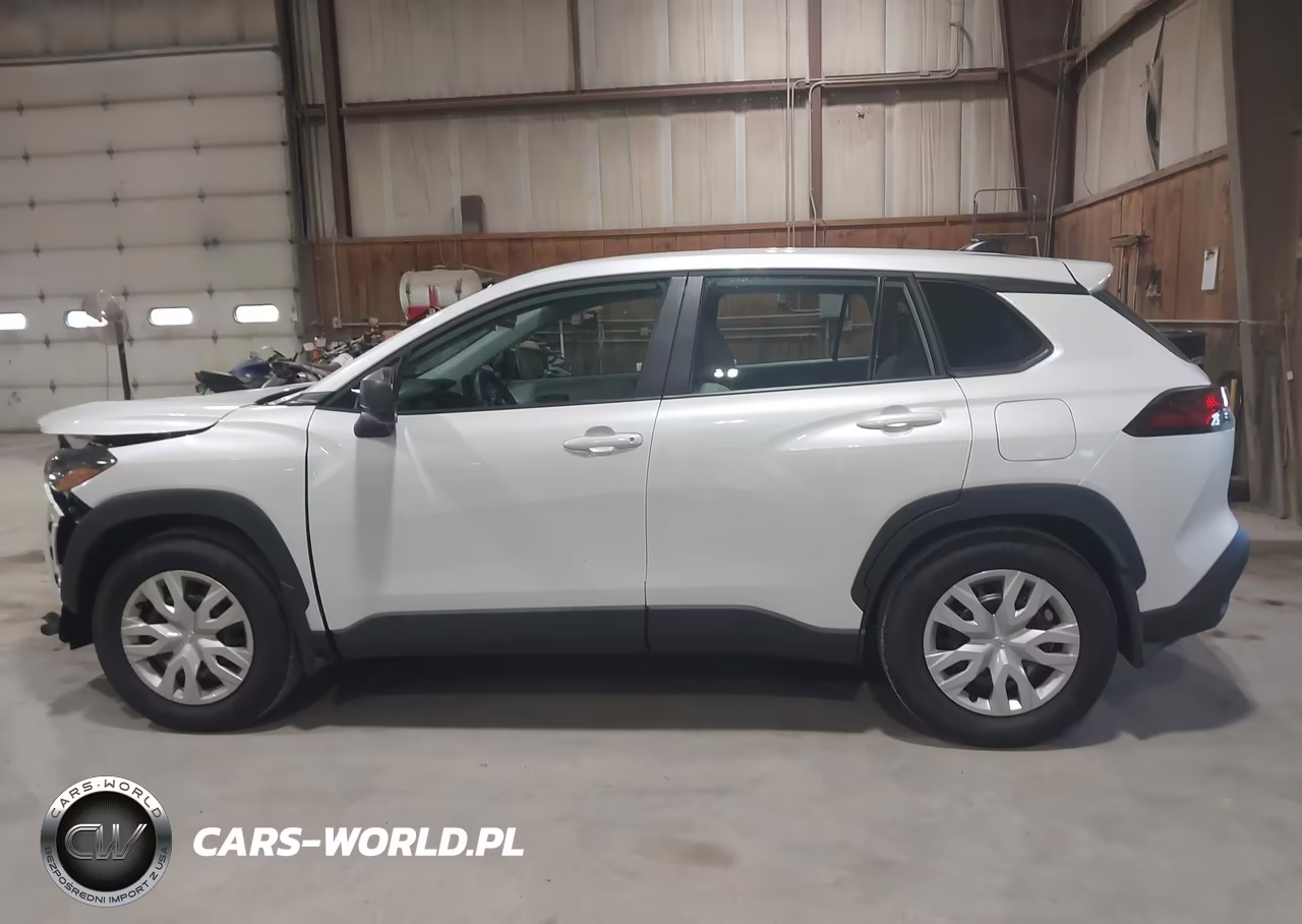 2026 Toyota Corolla Cross L VIN:7MUAAABG8TV157574 - 15