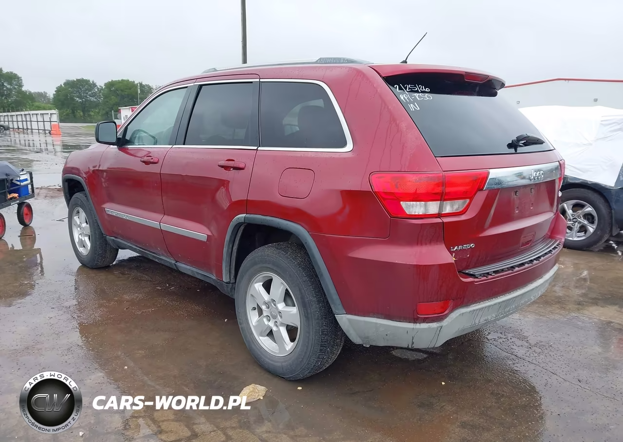 2012 Jeep Grand Cherokee Laredo VIN:1C4RJEAG2CC185717 - 3
