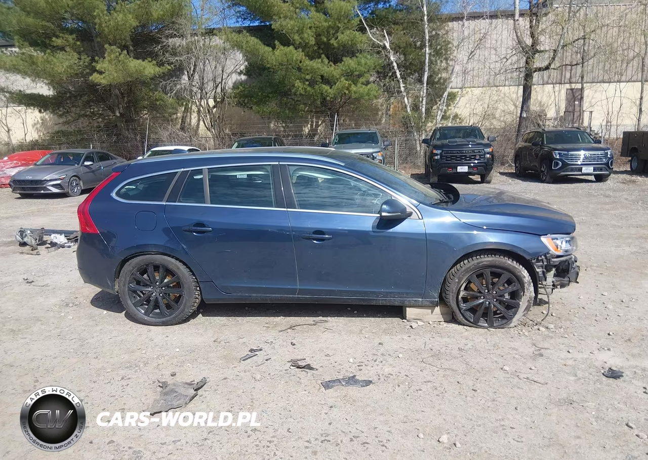 2015 Volvo V60 T5 Premier VIN:YV1612SK2F1233778 - 14